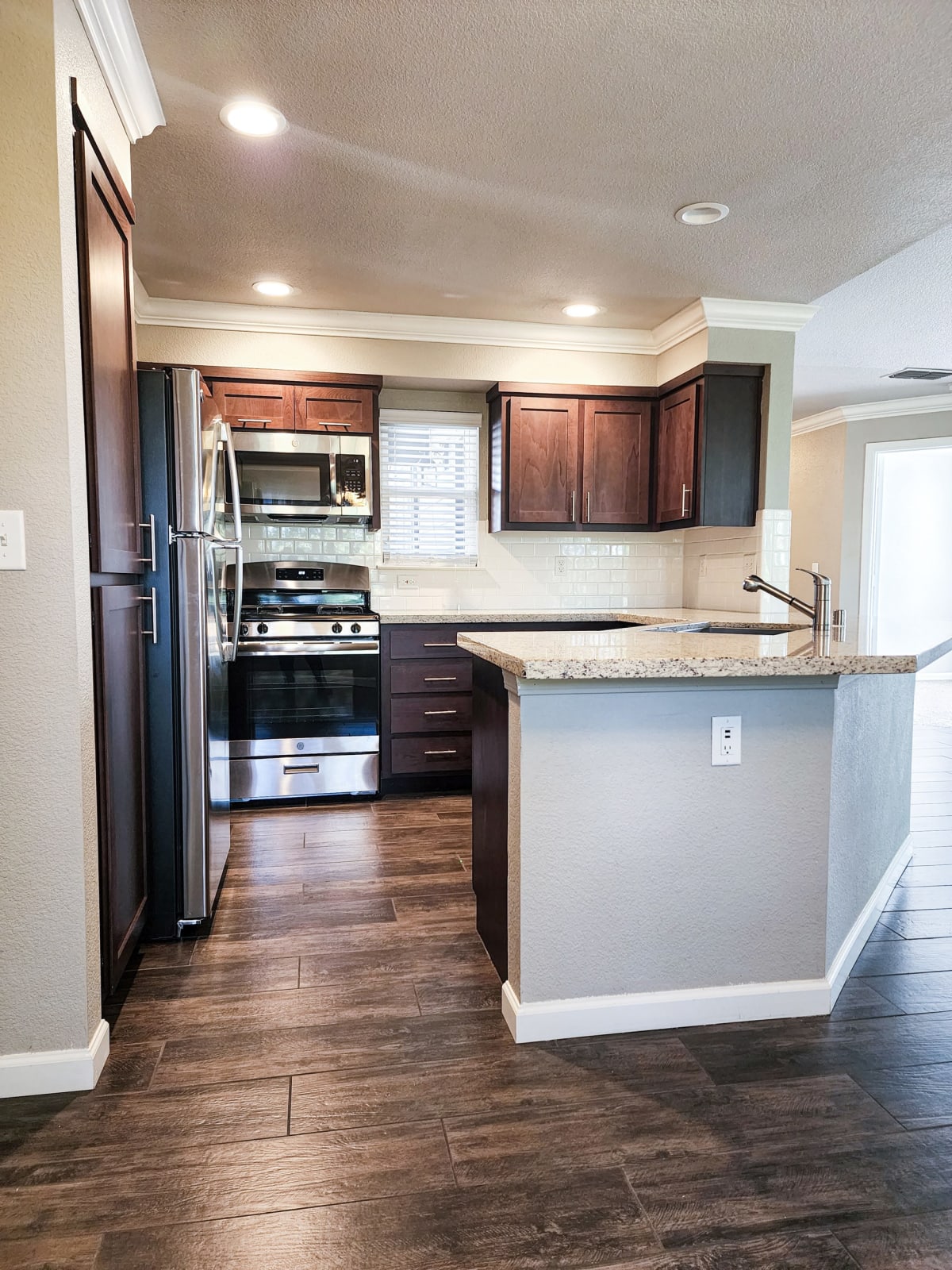 Lake Forest Apartments Image 8