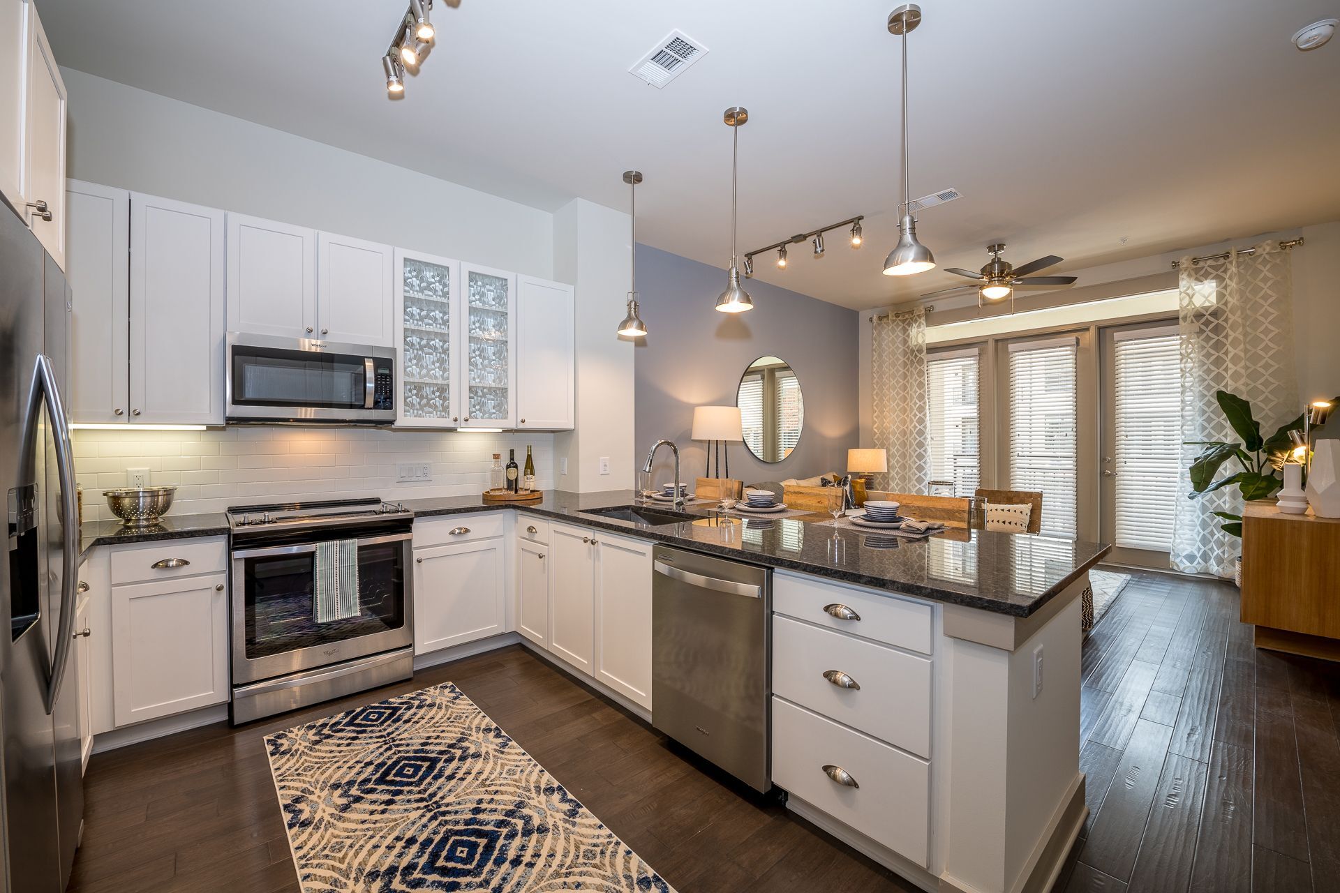 Gateway Chastain Image 1