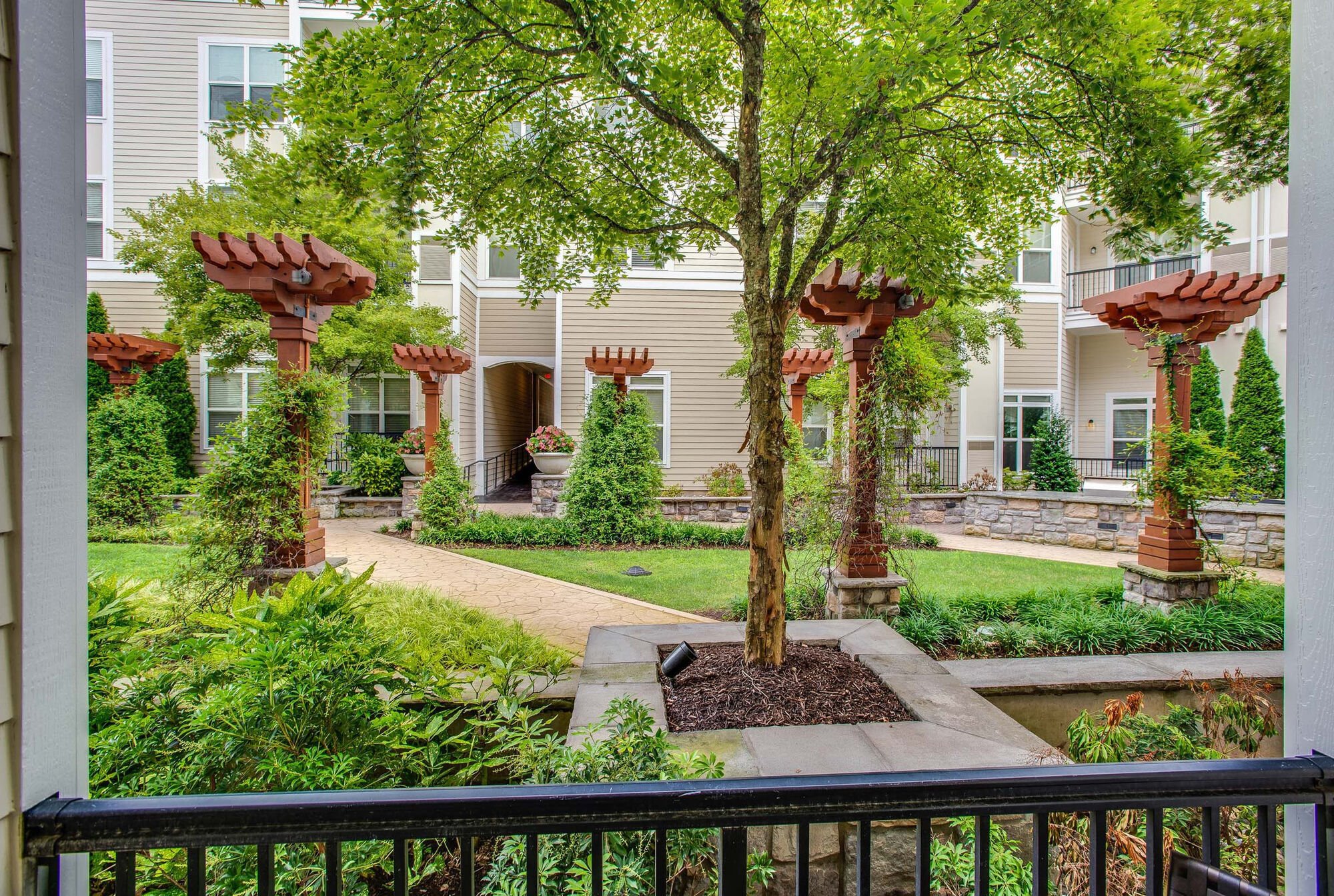 Camden Dulles Station Image 32