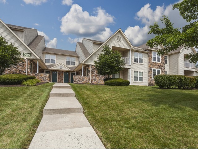 Walnut Crossing Apartments Image 2