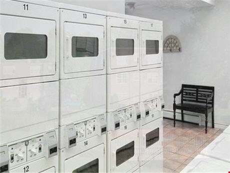 The Four Seasons Image 9