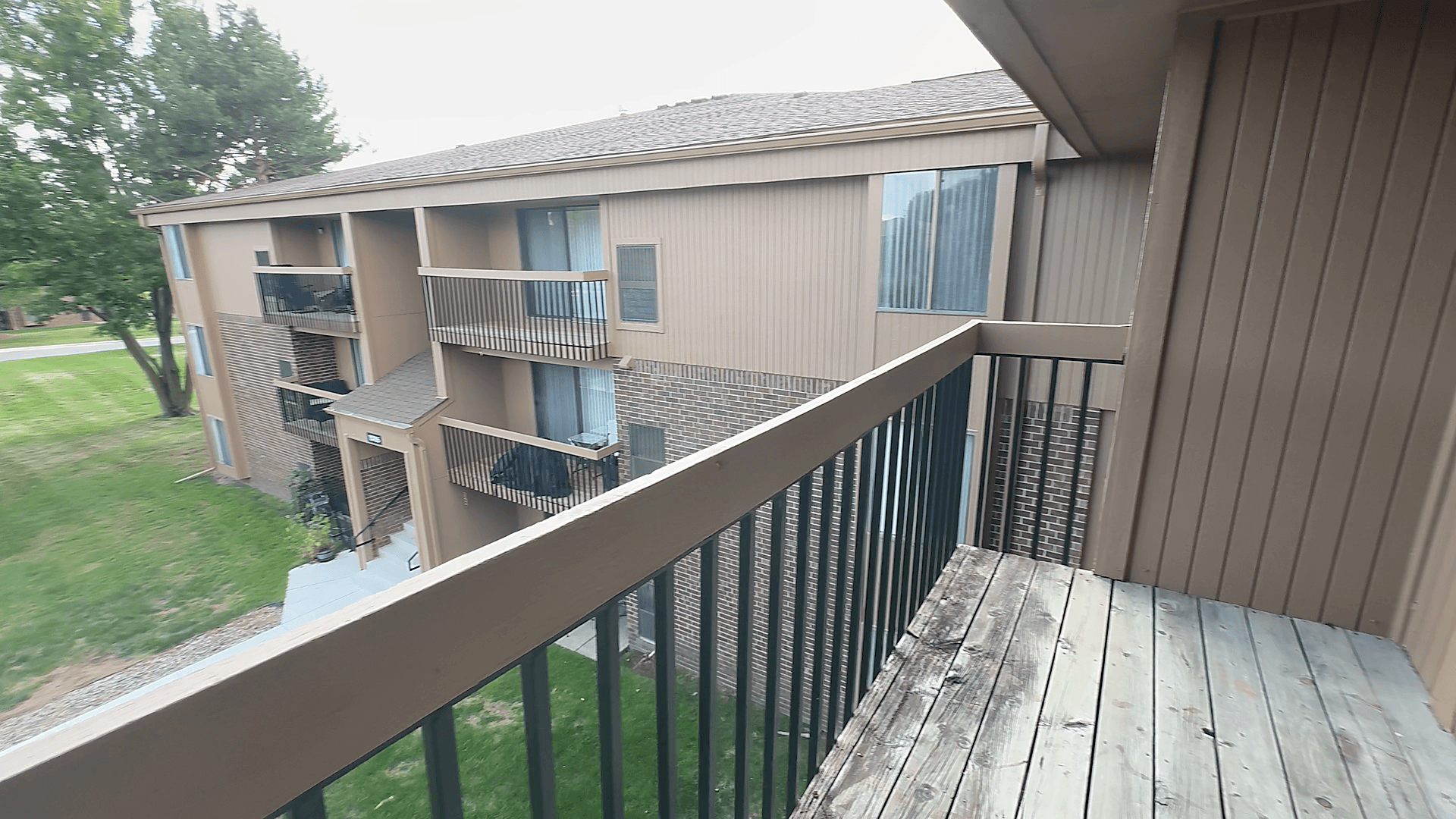 Lakeside Village Apartments Image 218