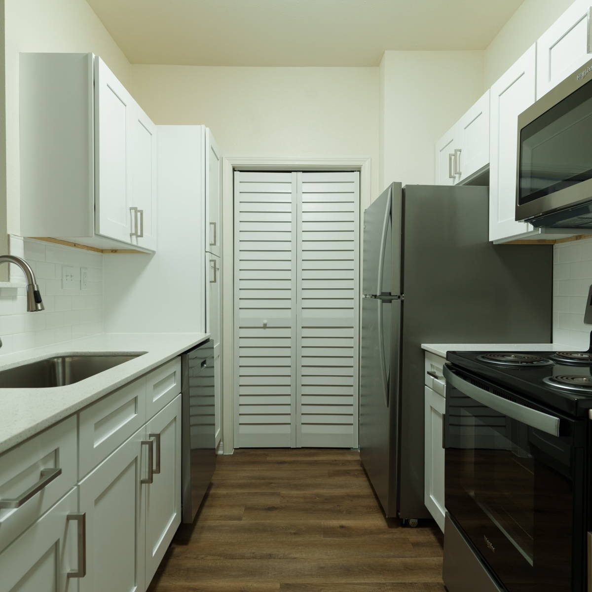 Center at Columbia Court Image 4