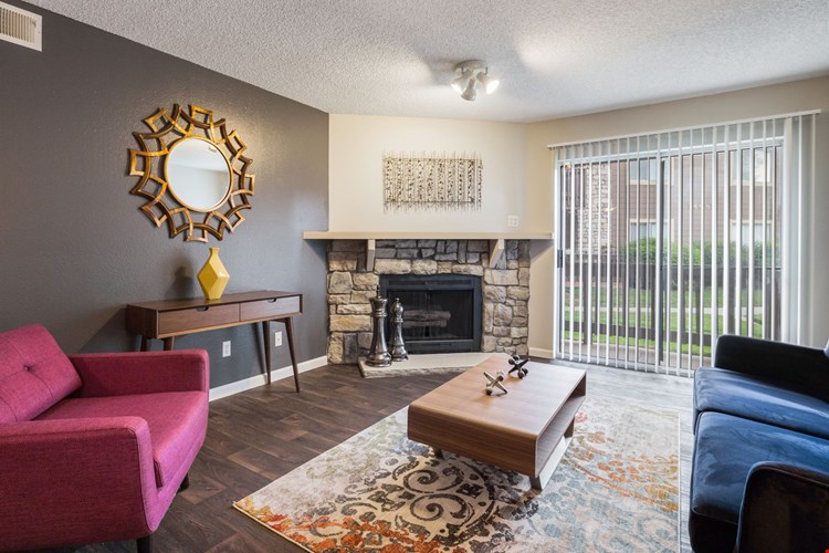 Reflections At Cherry Creek Apartments Image 12