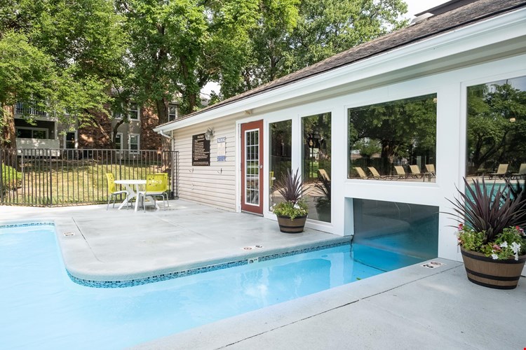 Whispering Hills Apartments Image 23