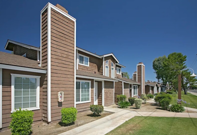 Laurelglen Condominiums Image 2