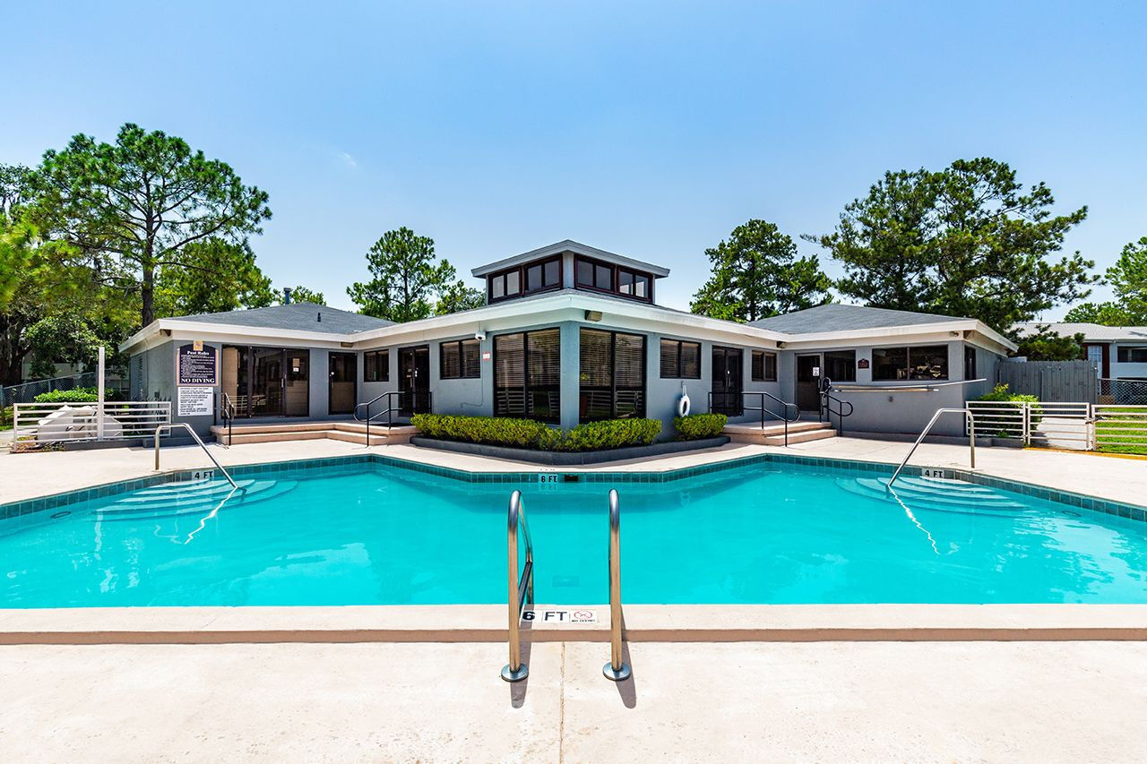 Palms at Sand Lake Image 9