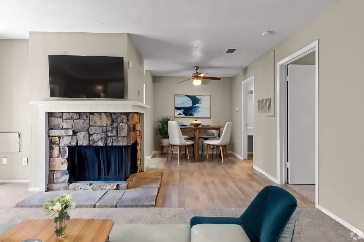 Arlington Oaks Image 5