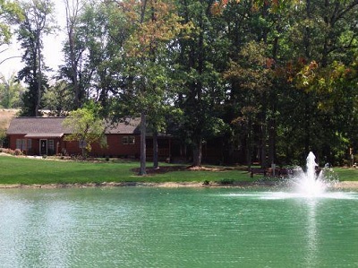 The Lodge at Lakeshore Image 9