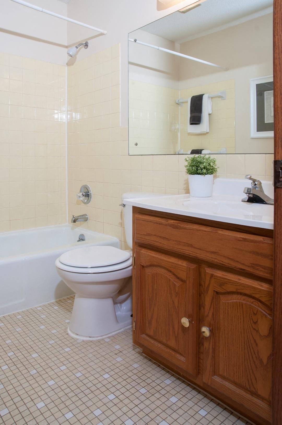 Moonraker Apartments Image 16