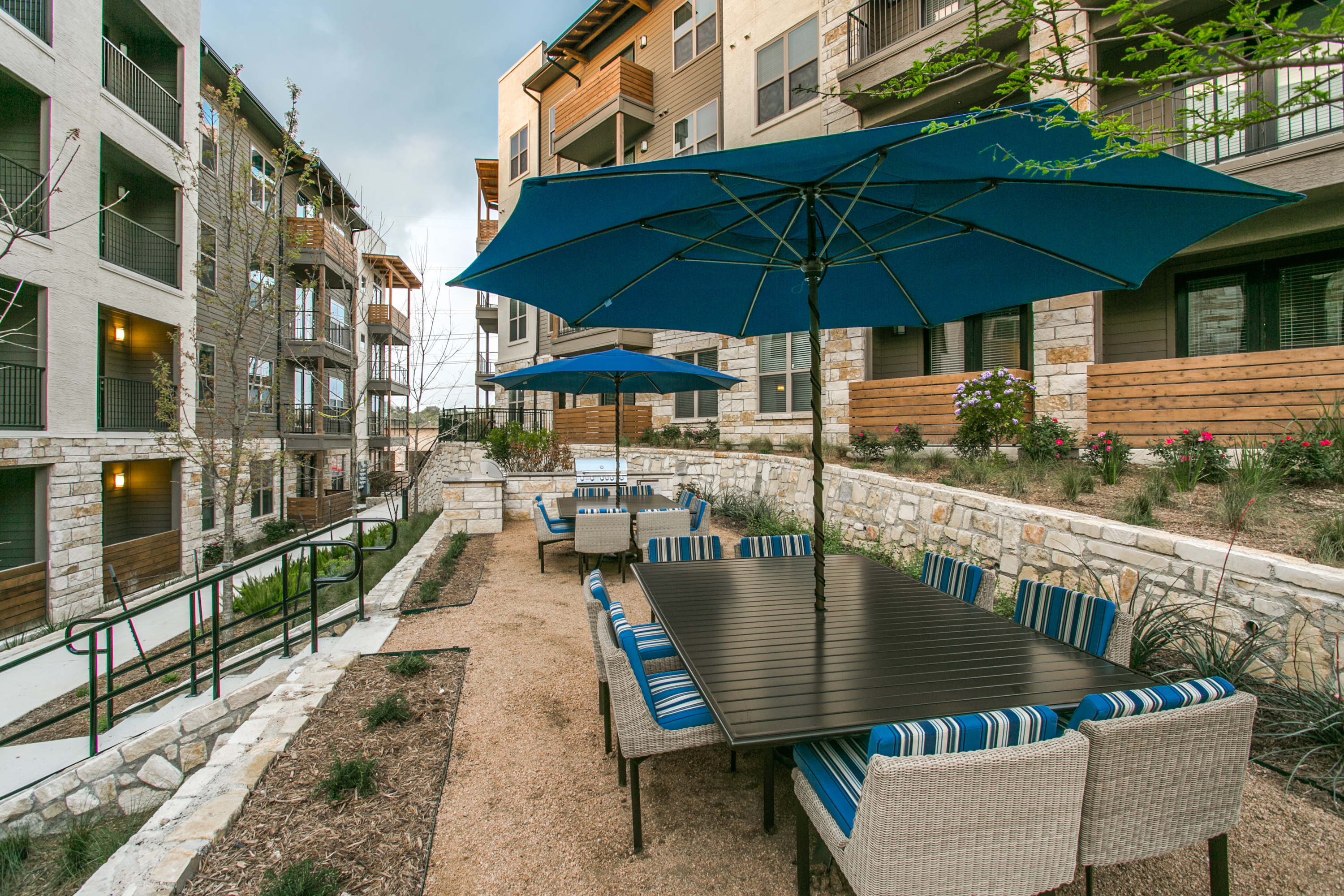  Henley at the Rim Image 3