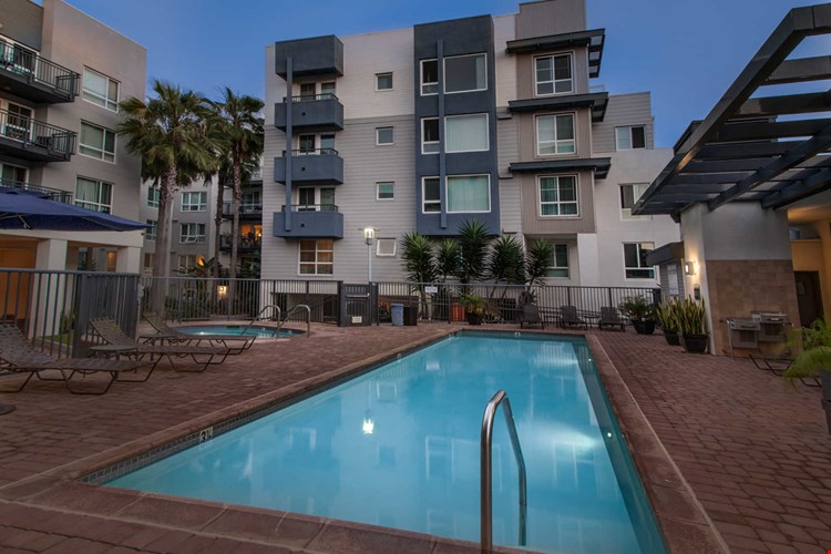 Market Street Village Image 31