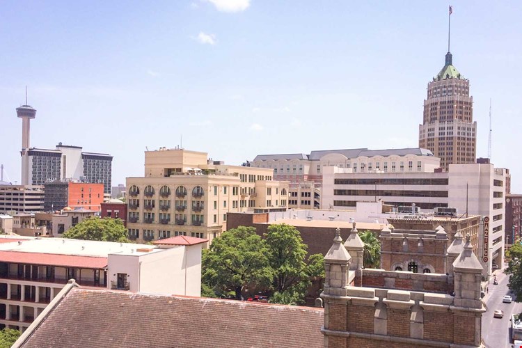 Towers at the Majestic Image 2