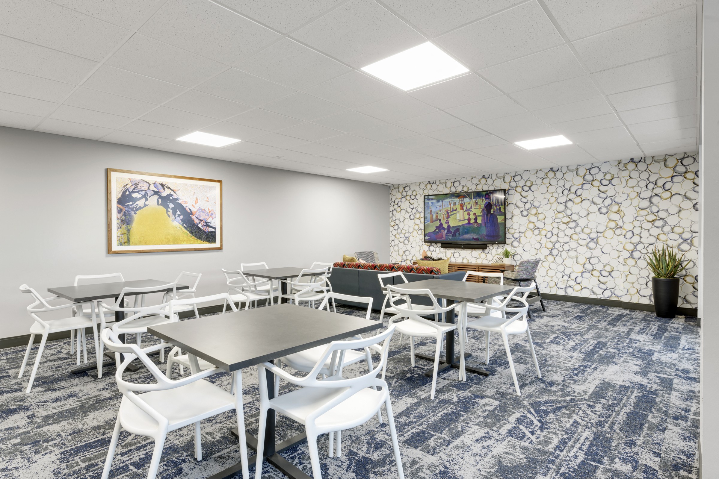 Medicine Lake Apartments Image 21