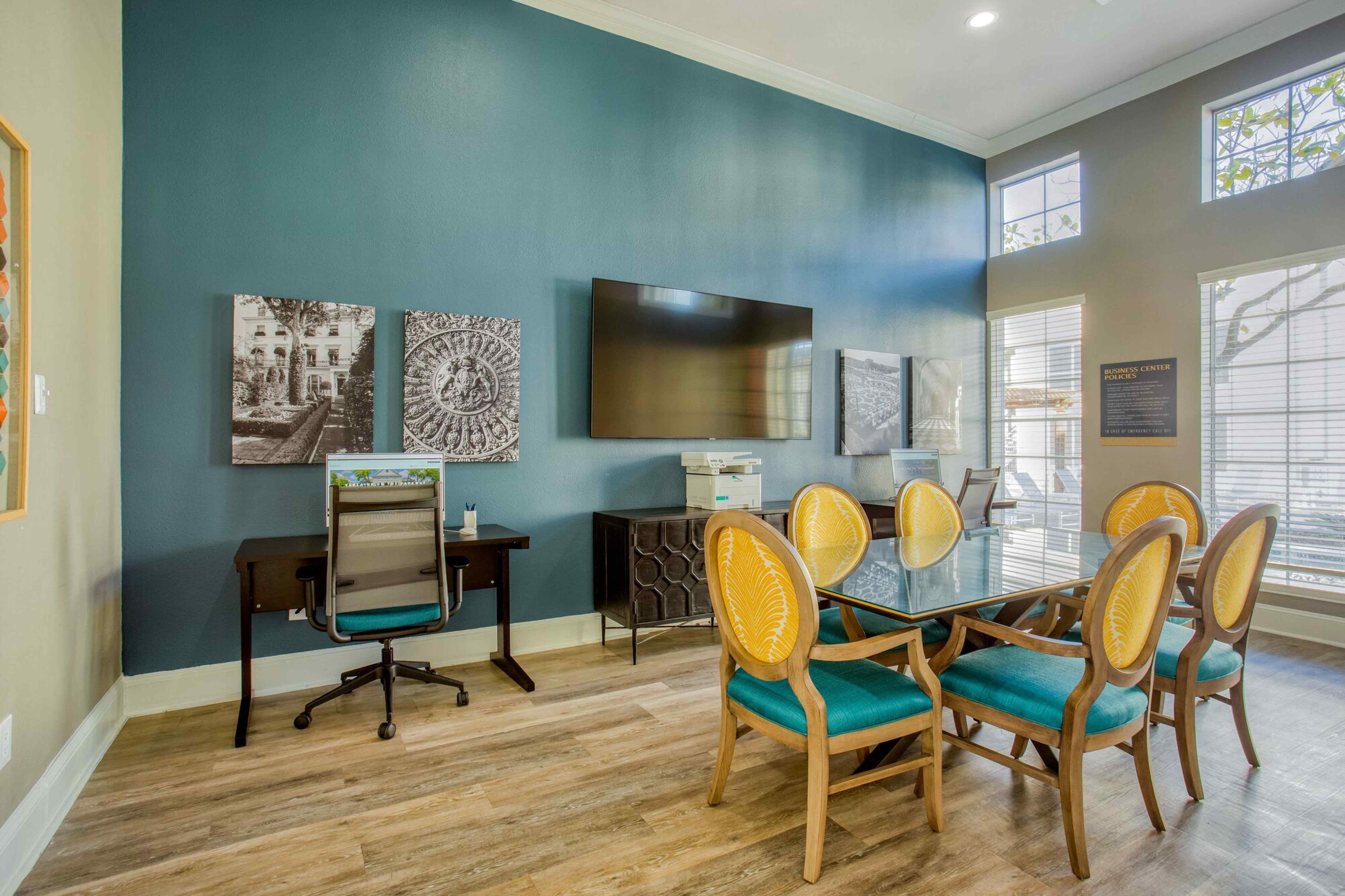 Verlaine on the Parkway Image 9