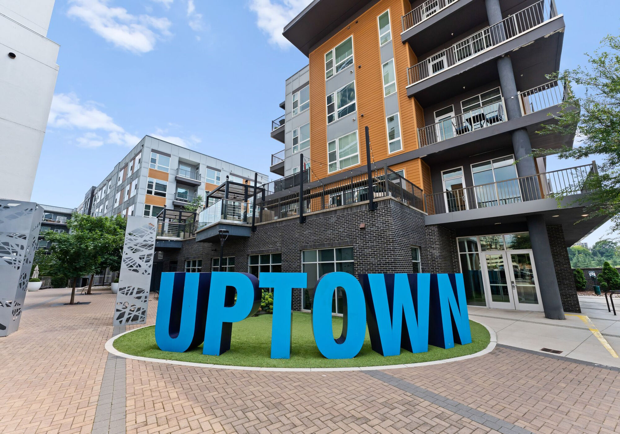Uptown 550 Image 2