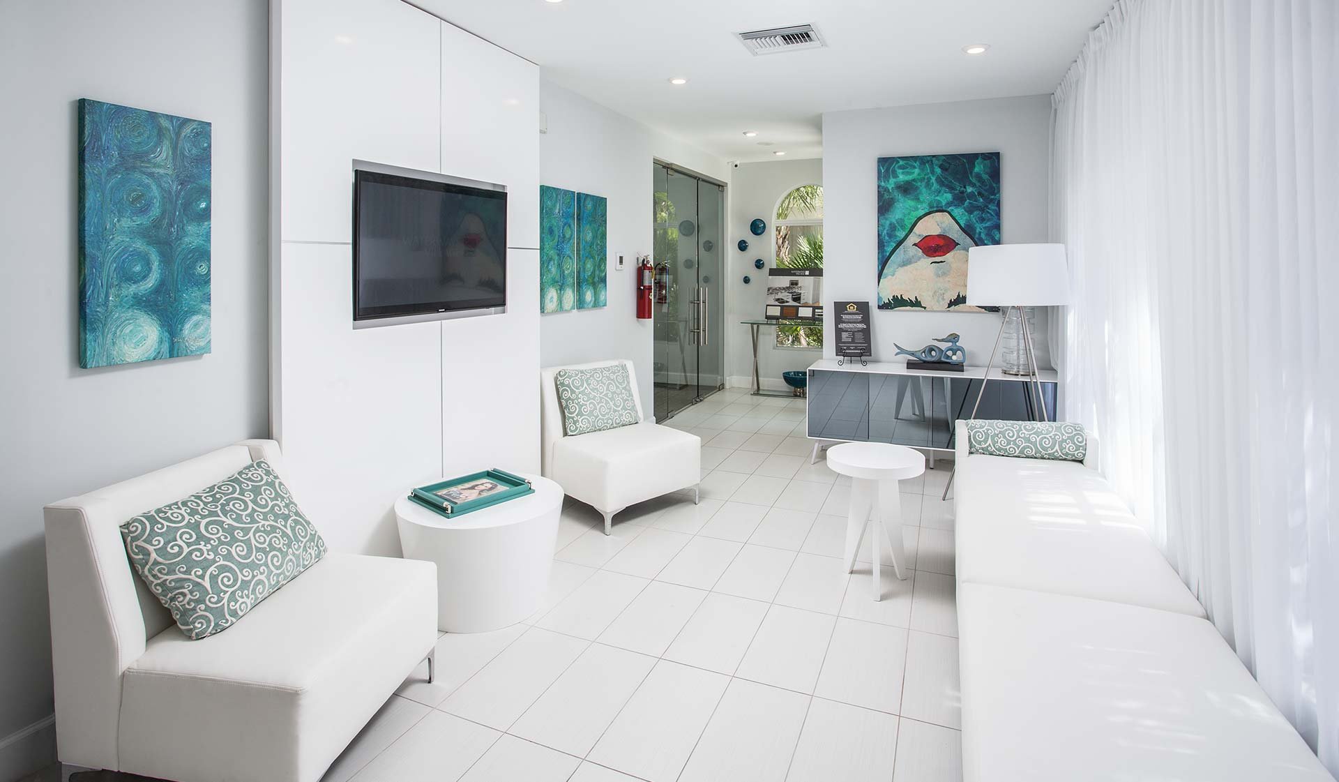 Modern clubhouse featuring a tech bar and Wi-Fi throughout