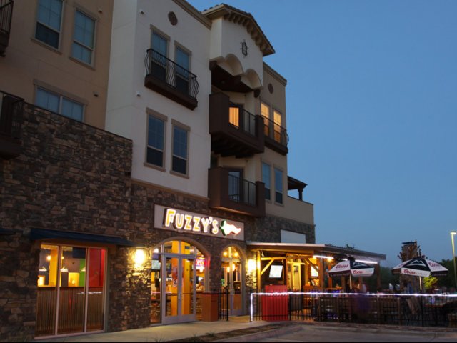 Onsite Shopping and Dining