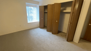 Lakeside Village Apartments Image 5