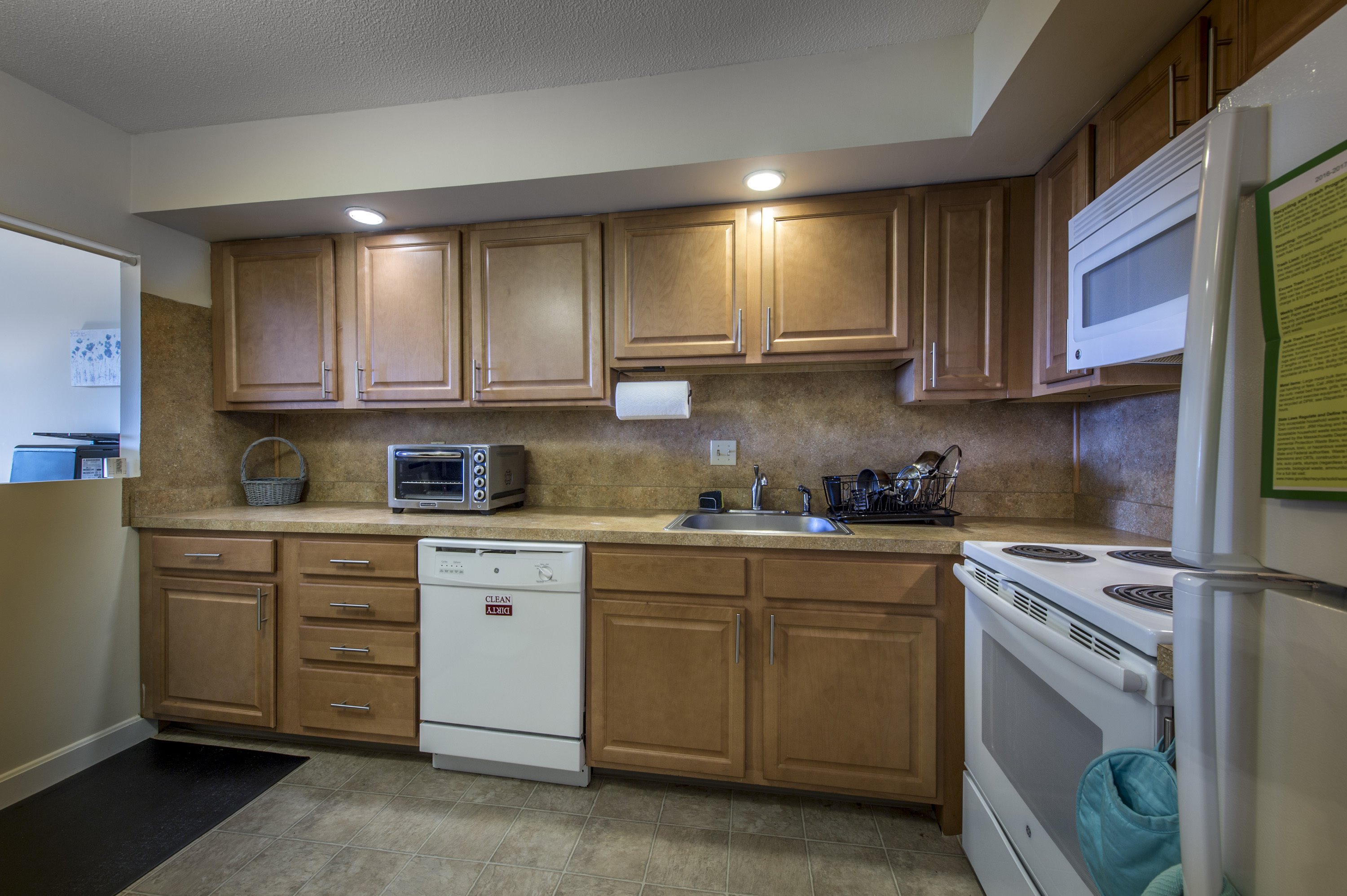 Mass Ave, 385 Image 3