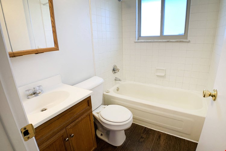 Crown Crossing Apartments Image 42