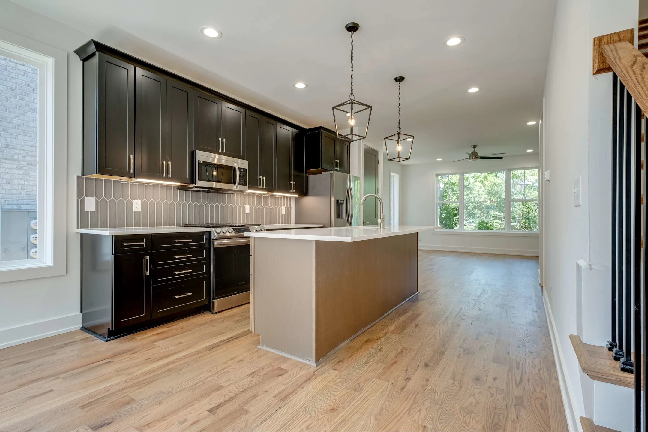 Porchlight East Hill Image 4