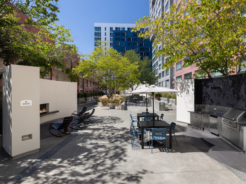 Courtyard with grill area (Phase III)