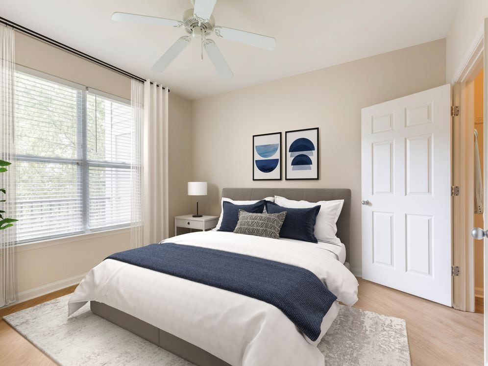 Classic I bedroom with hard surface flooring