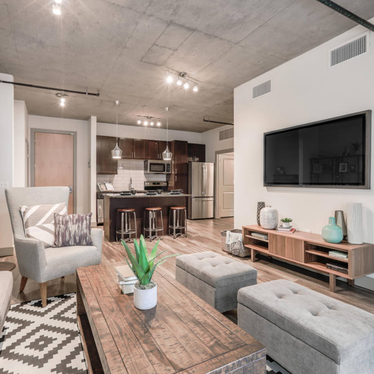 TwentyOne 01 on Market Image 6