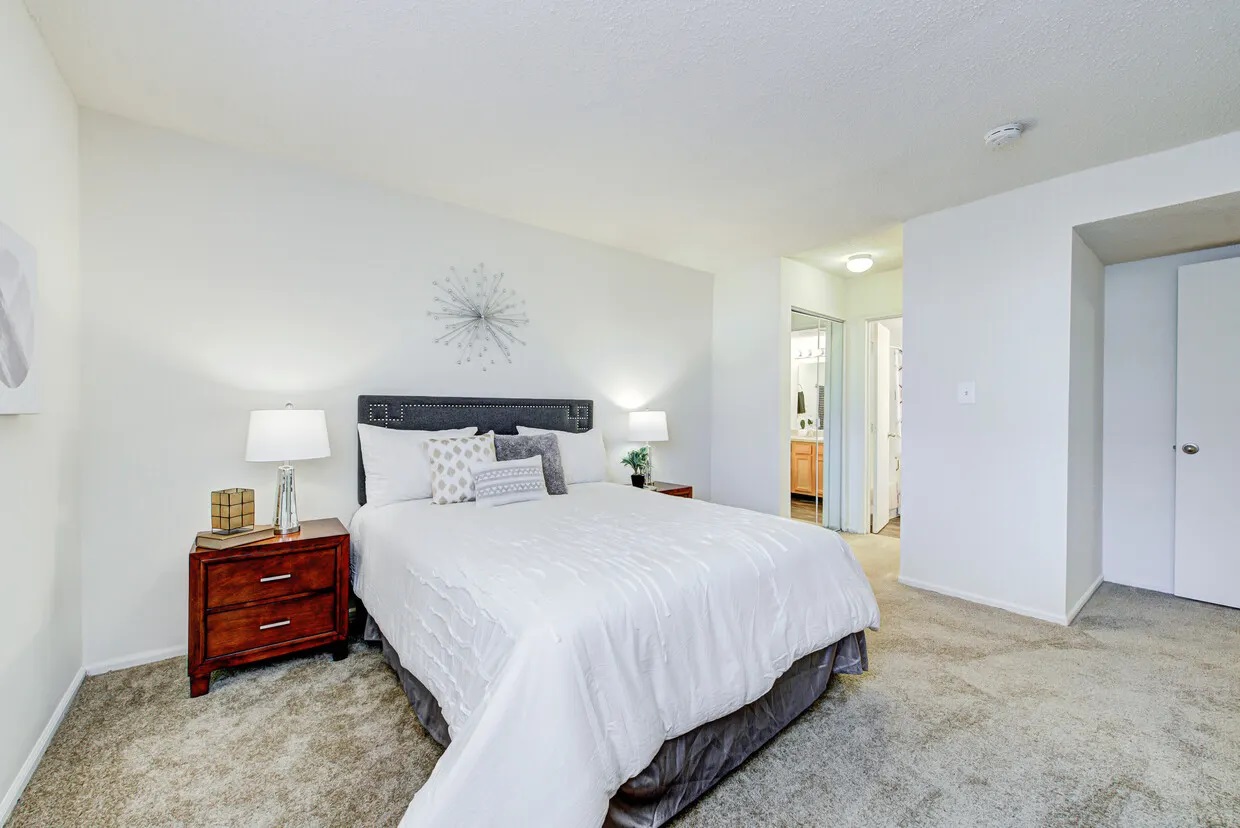 Chateau in the Woods Image 15