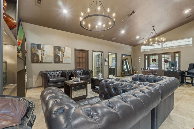 Larkin Apartment Homes Image 6