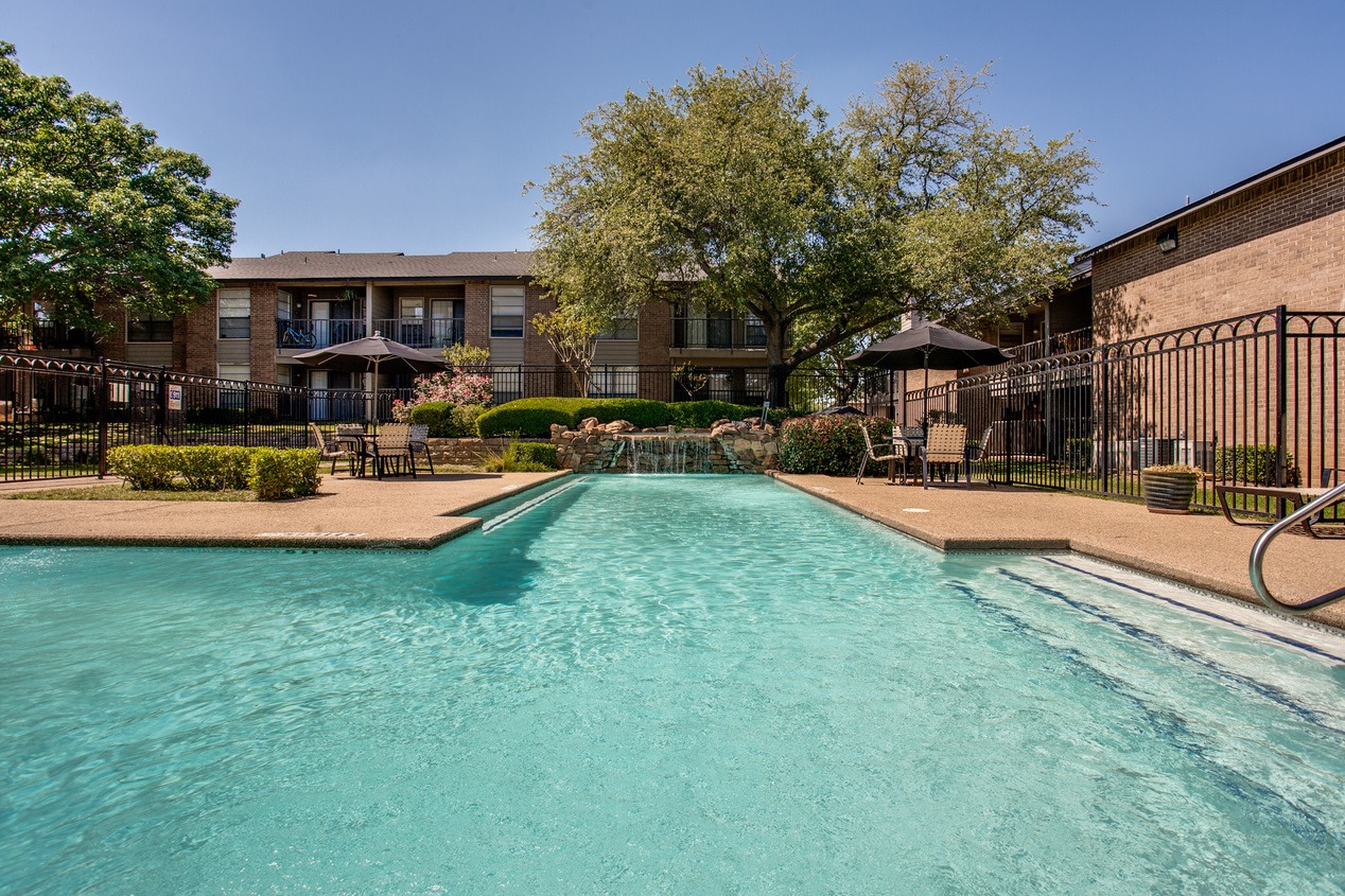 Whispering Oaks Image 1