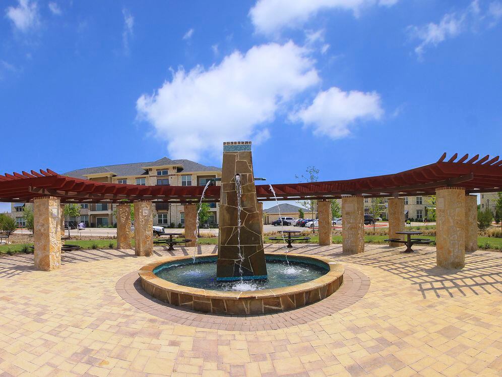 Courtyard with picnic areas