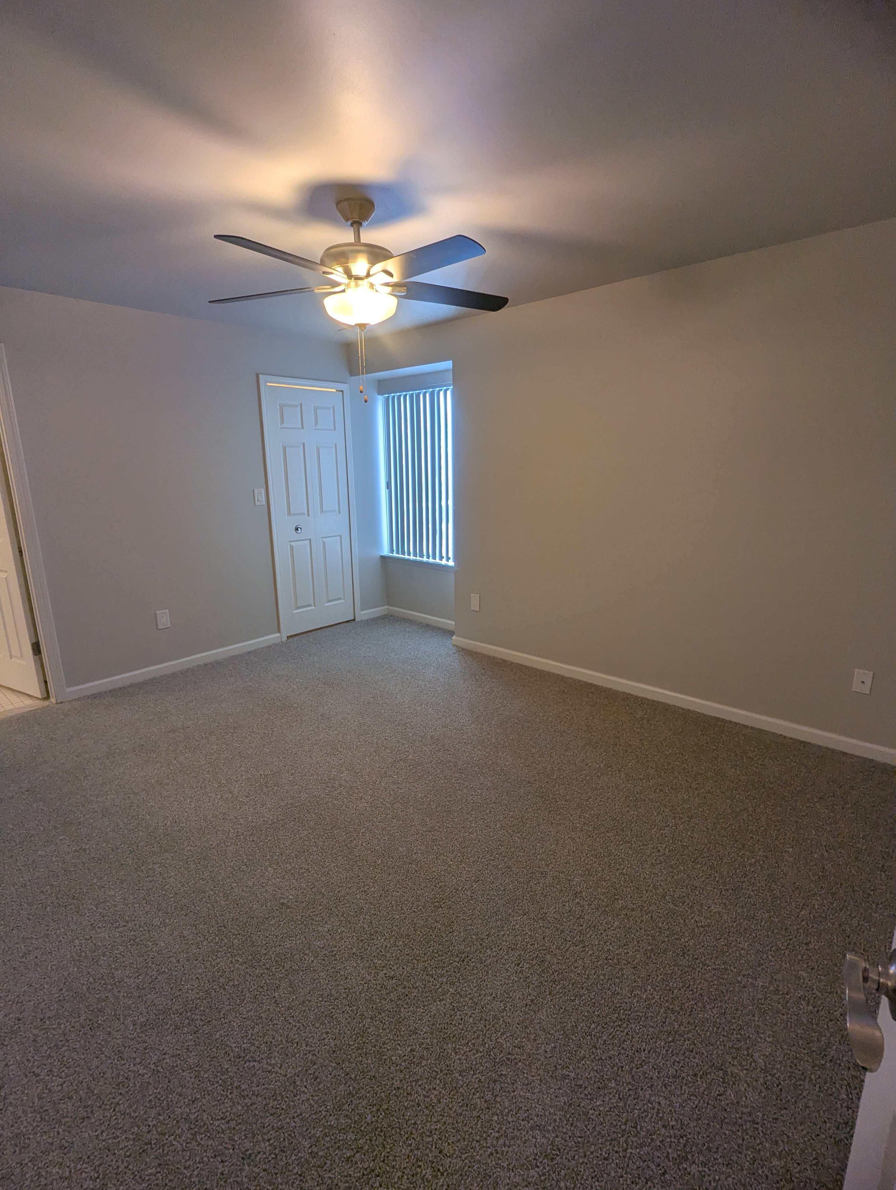 Lakeside Village Apartments Image 83