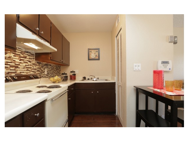 The San Marcos Apartments Image 9