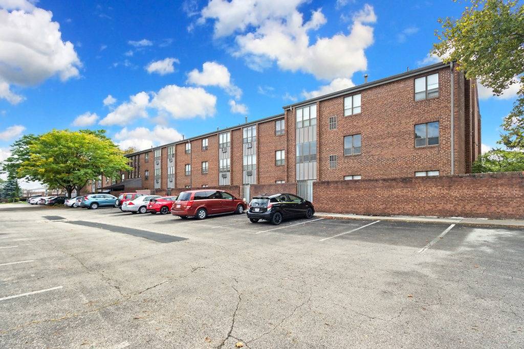 Tamarack Arms Image 1