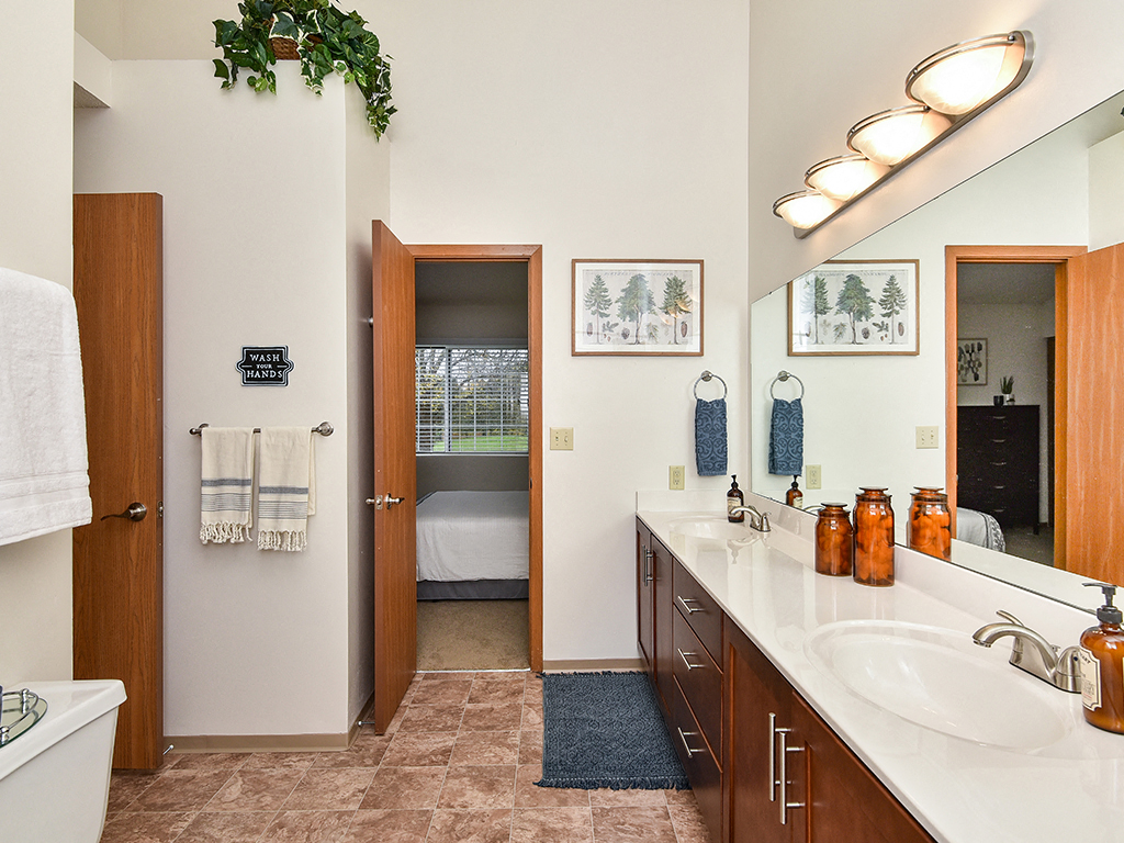 Birch Lake Townhomes Image 4