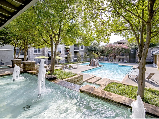 Pavilions at Vantage Point Image 13