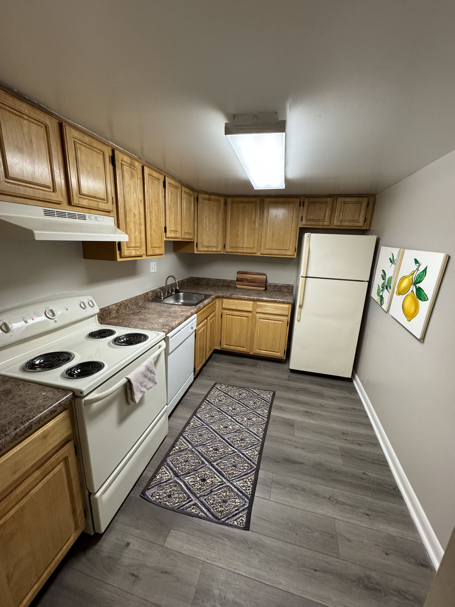 TOWNE CREST APARTMENTS Image 7