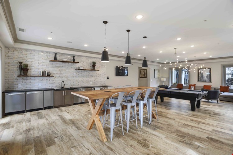 Camden Monument Place Image 27