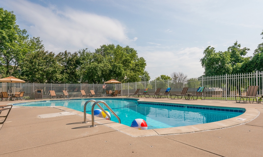 Royal Oaks Apartments Image 5