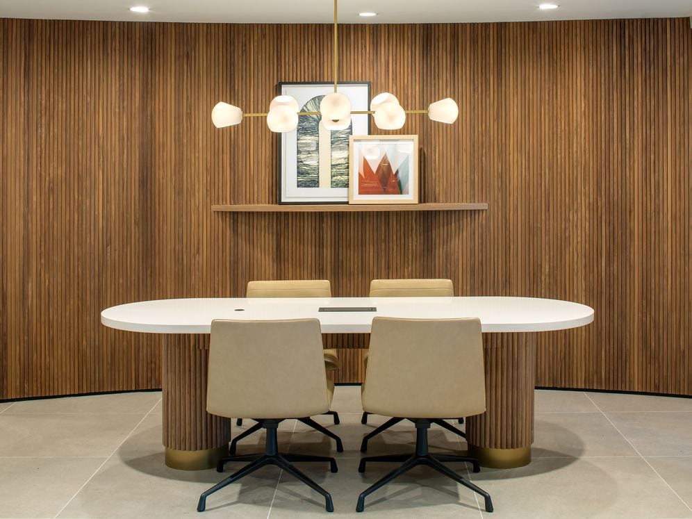 Leasing lobby with co-working space