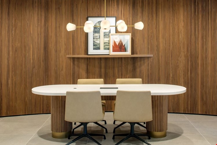 Leasing lobby with co-working space