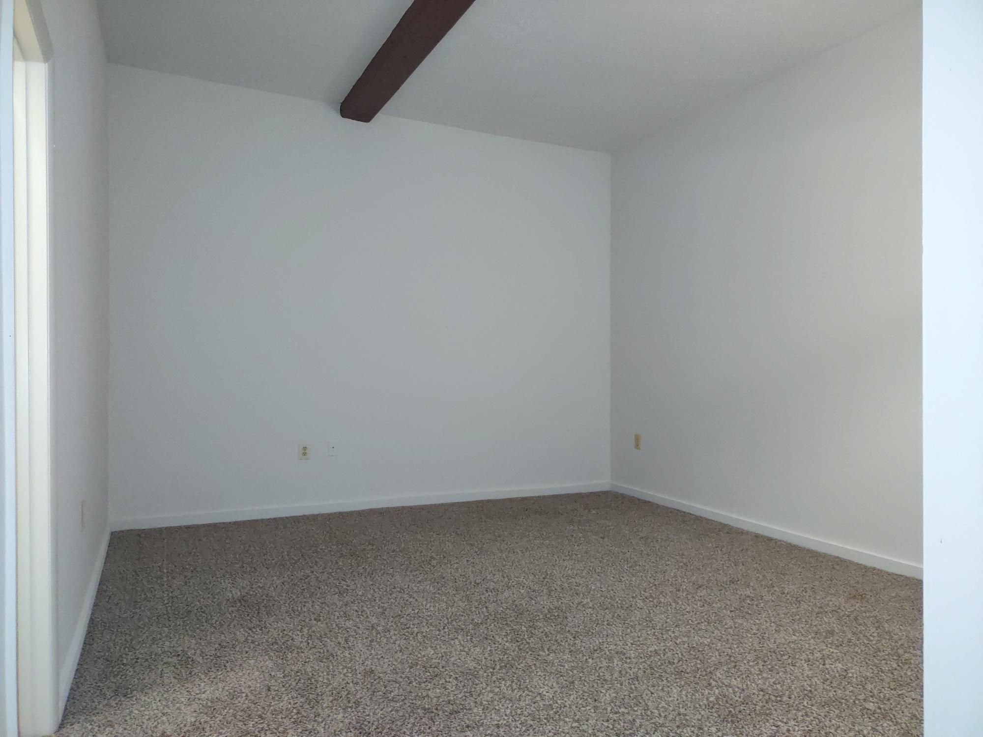 Marlboro Classic Apt & Redwood Square Image 41