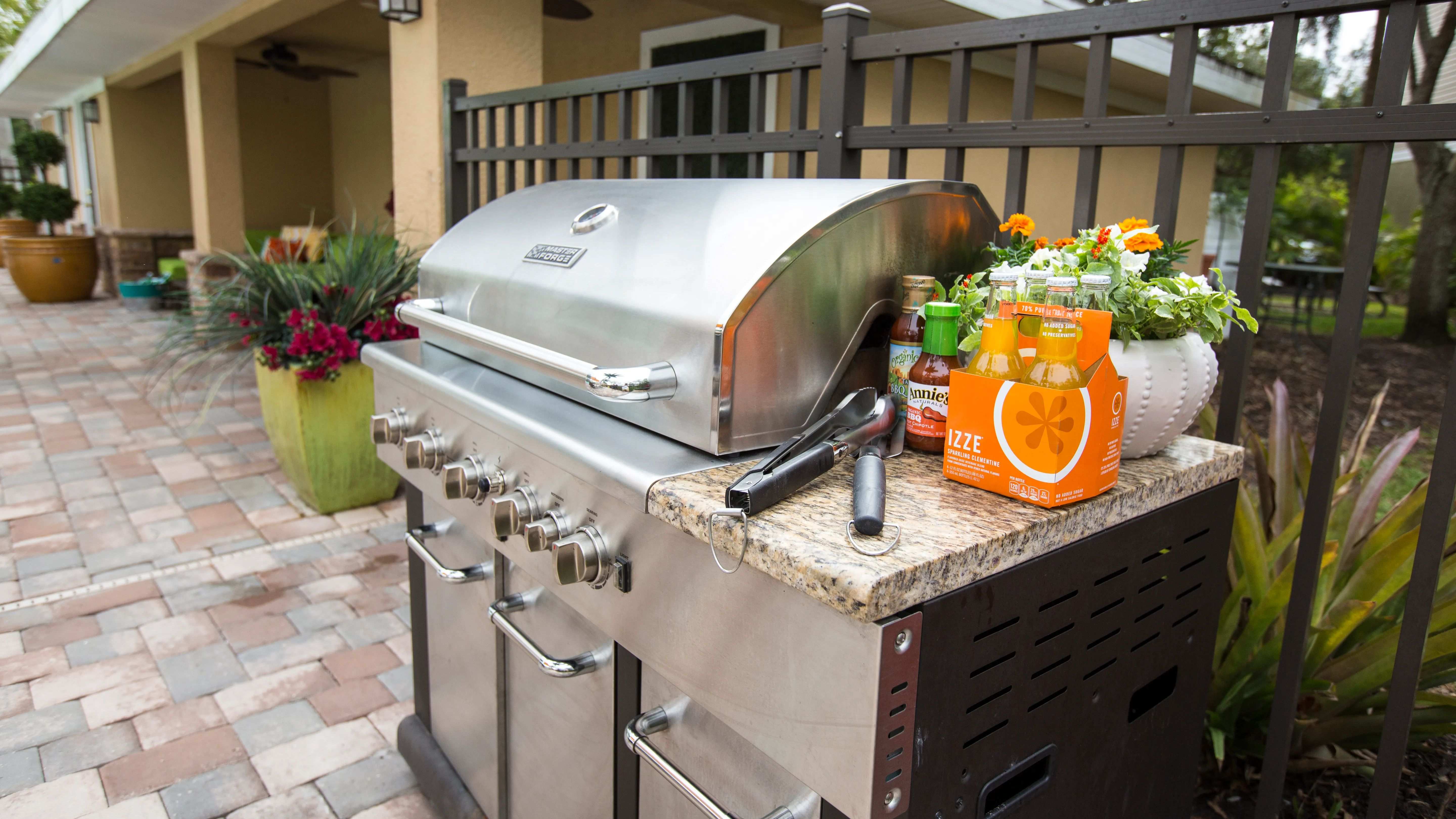 Dive into the ultimate poolside experience with our convenient gas grill station, perfect for hosting vibrant cookouts by the pool. 