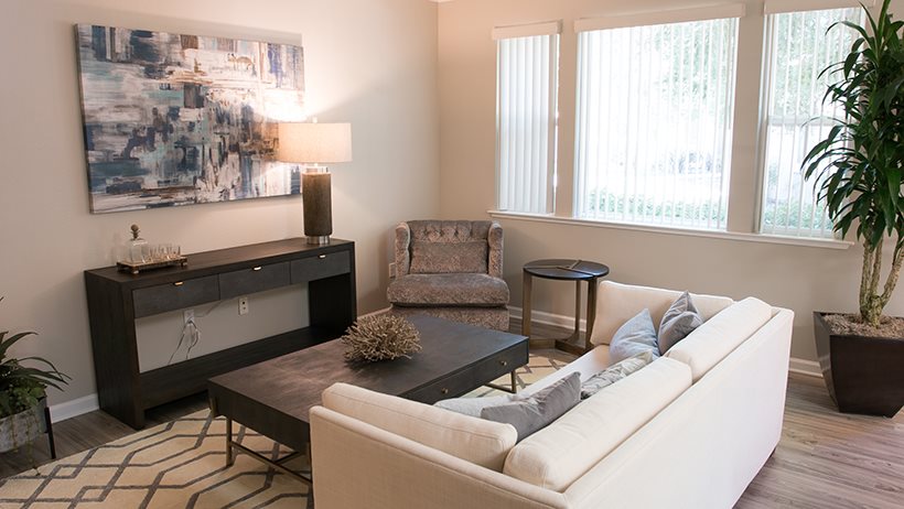 Lake Point Apartments Image 9