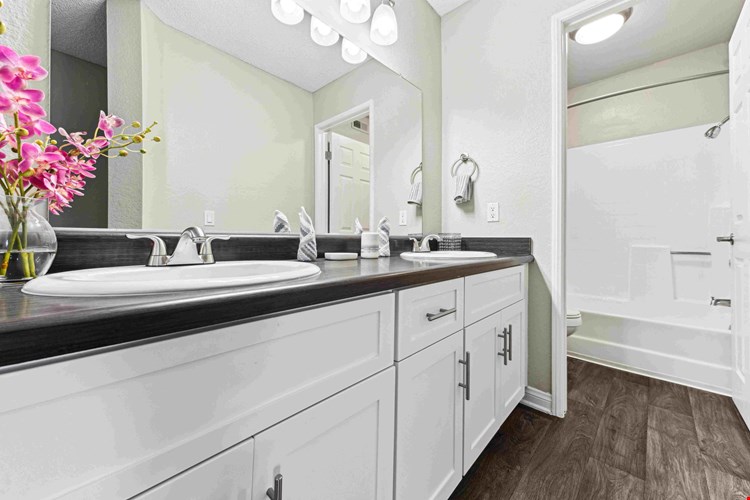 Hidden Hills Condominium Rentals Image 13