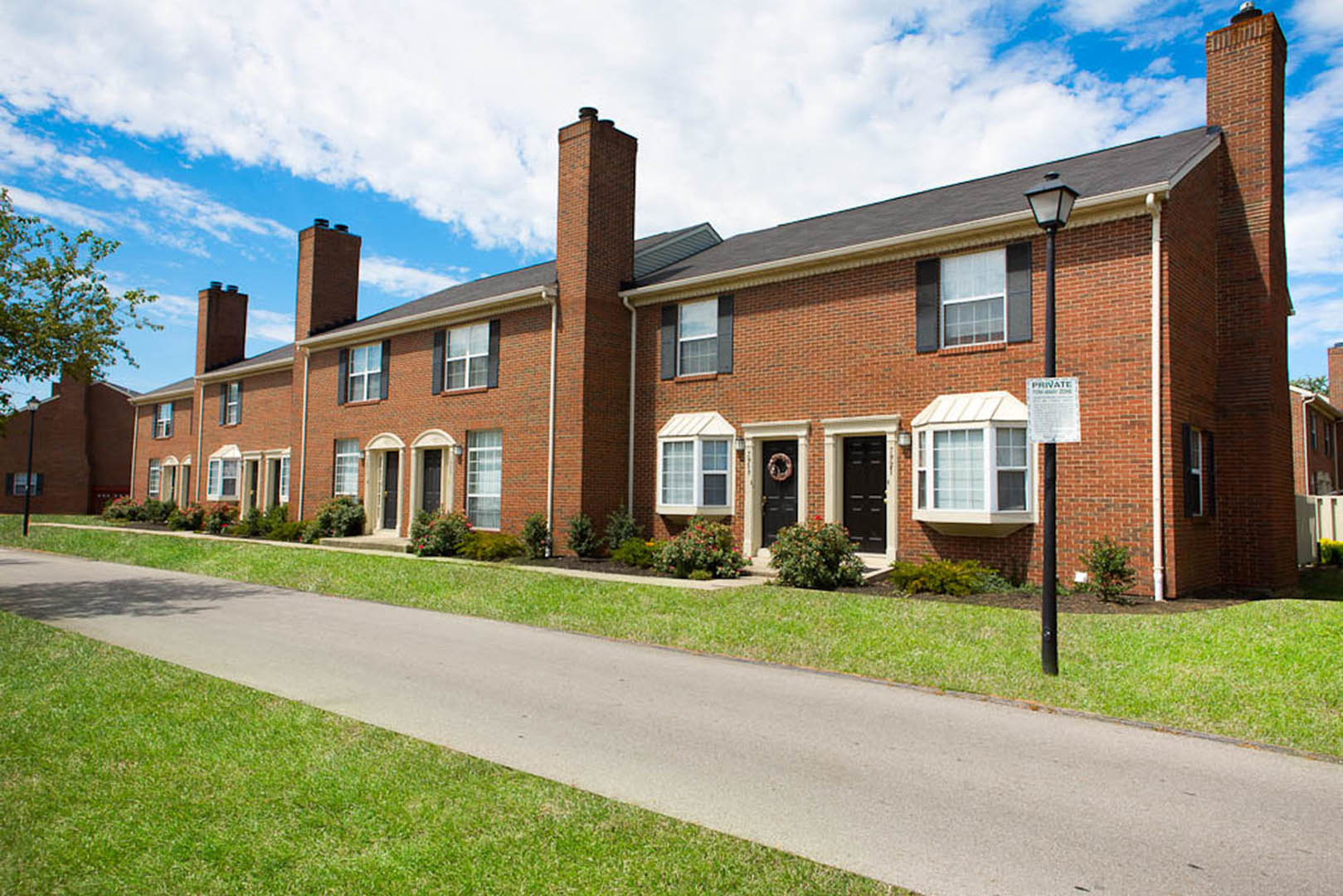 Heathermoor and Bedford Commons Apartments Image 31