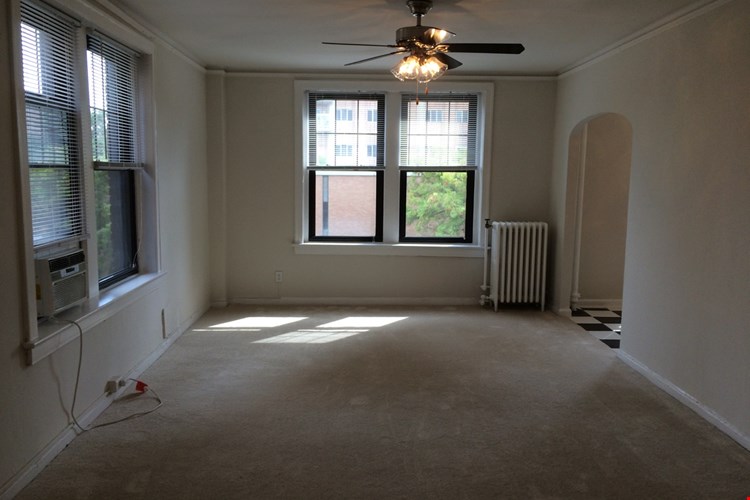 Plaza Apartment Center Image 22