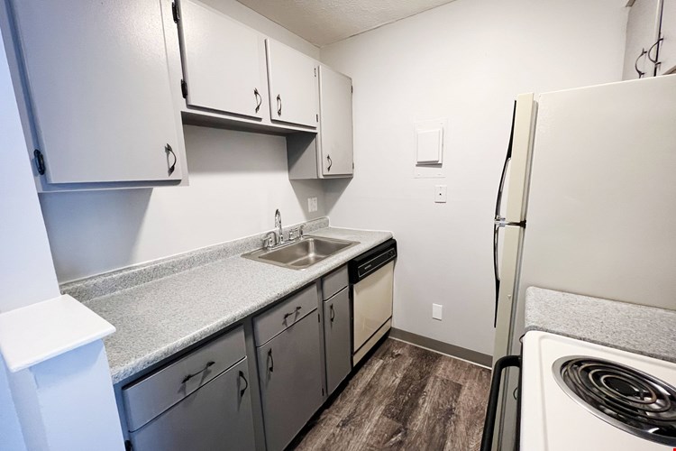 Summit East - A Senior Community Image 22